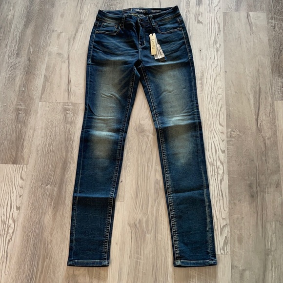 Jeans - Picture 1 of 3